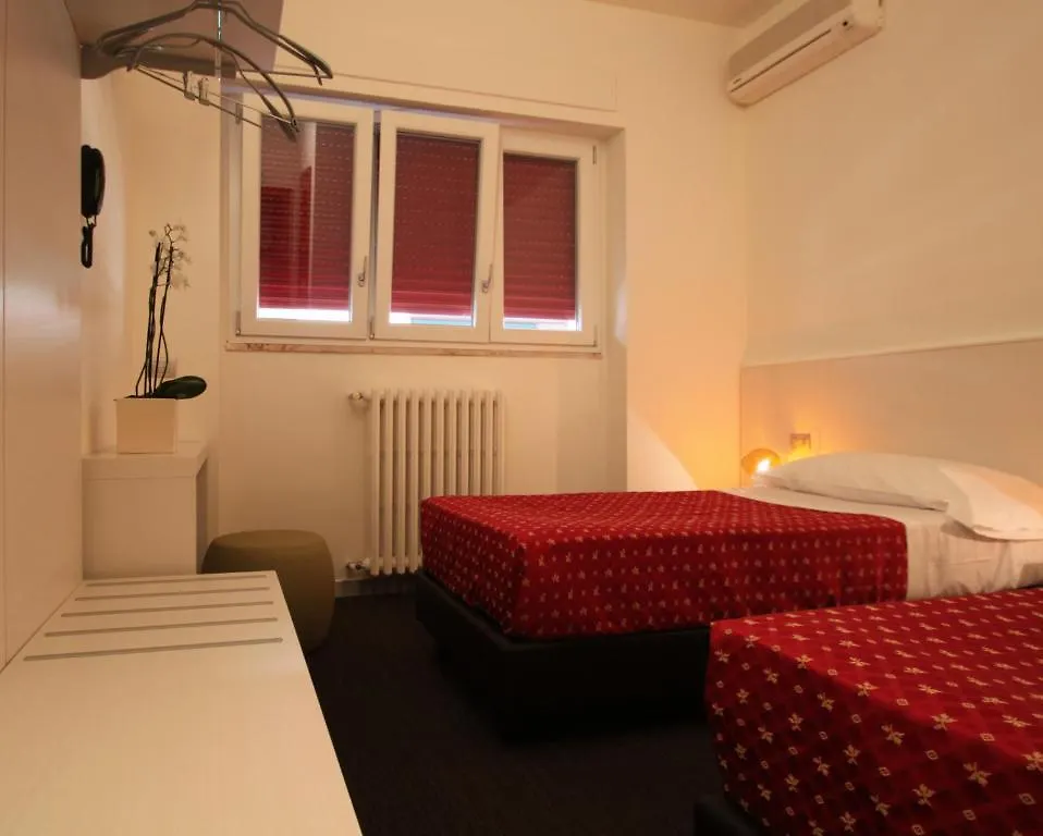 Hotel Firenze Saronno 3*,